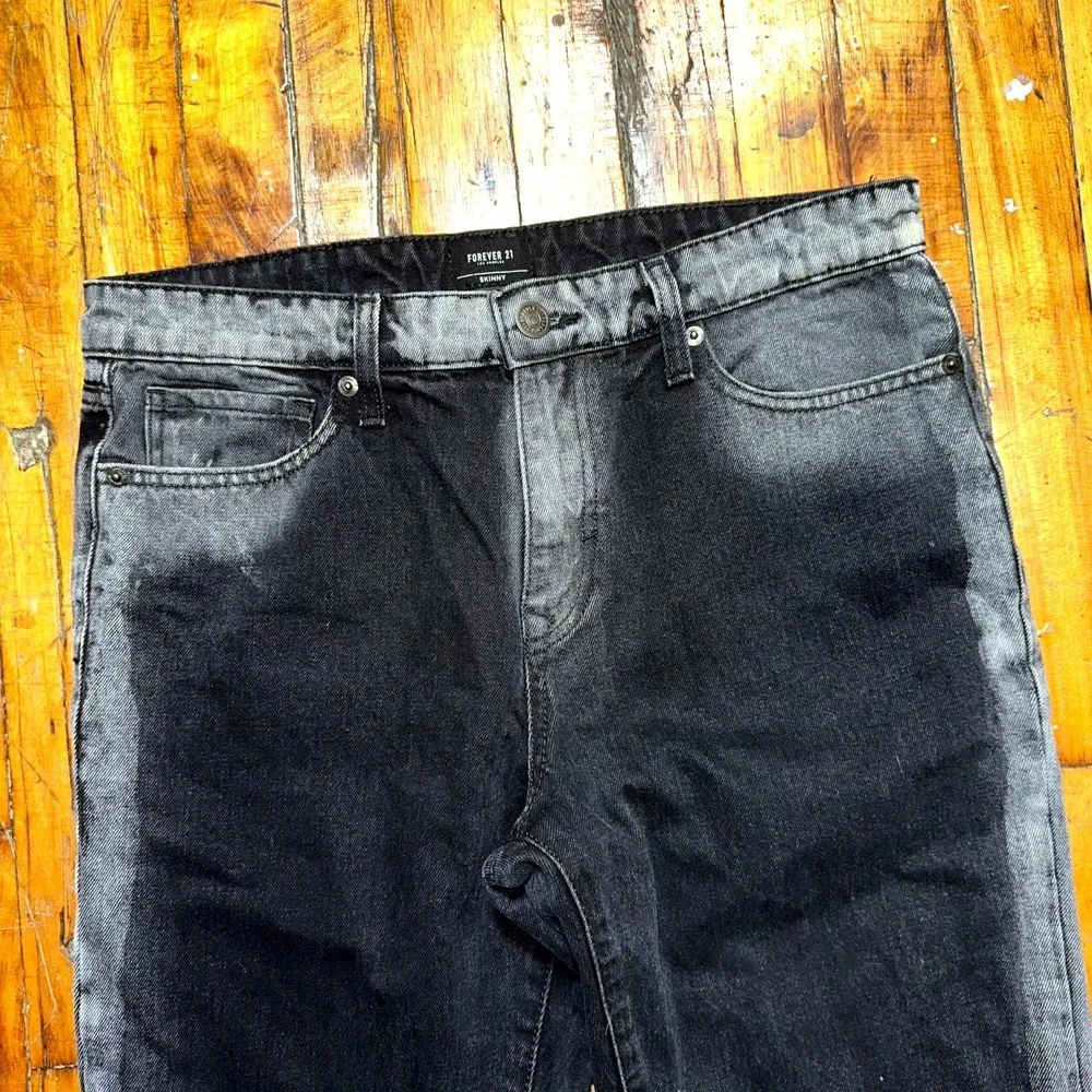 Forever 21 Jeans Men's 32 Black Grey Stripe Denim Skinny Leg Dark Wash Ankle Zip